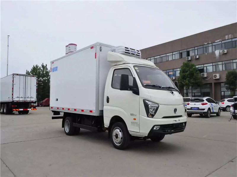 國(guó)六飛碟締途冷藏車(chē)3米5