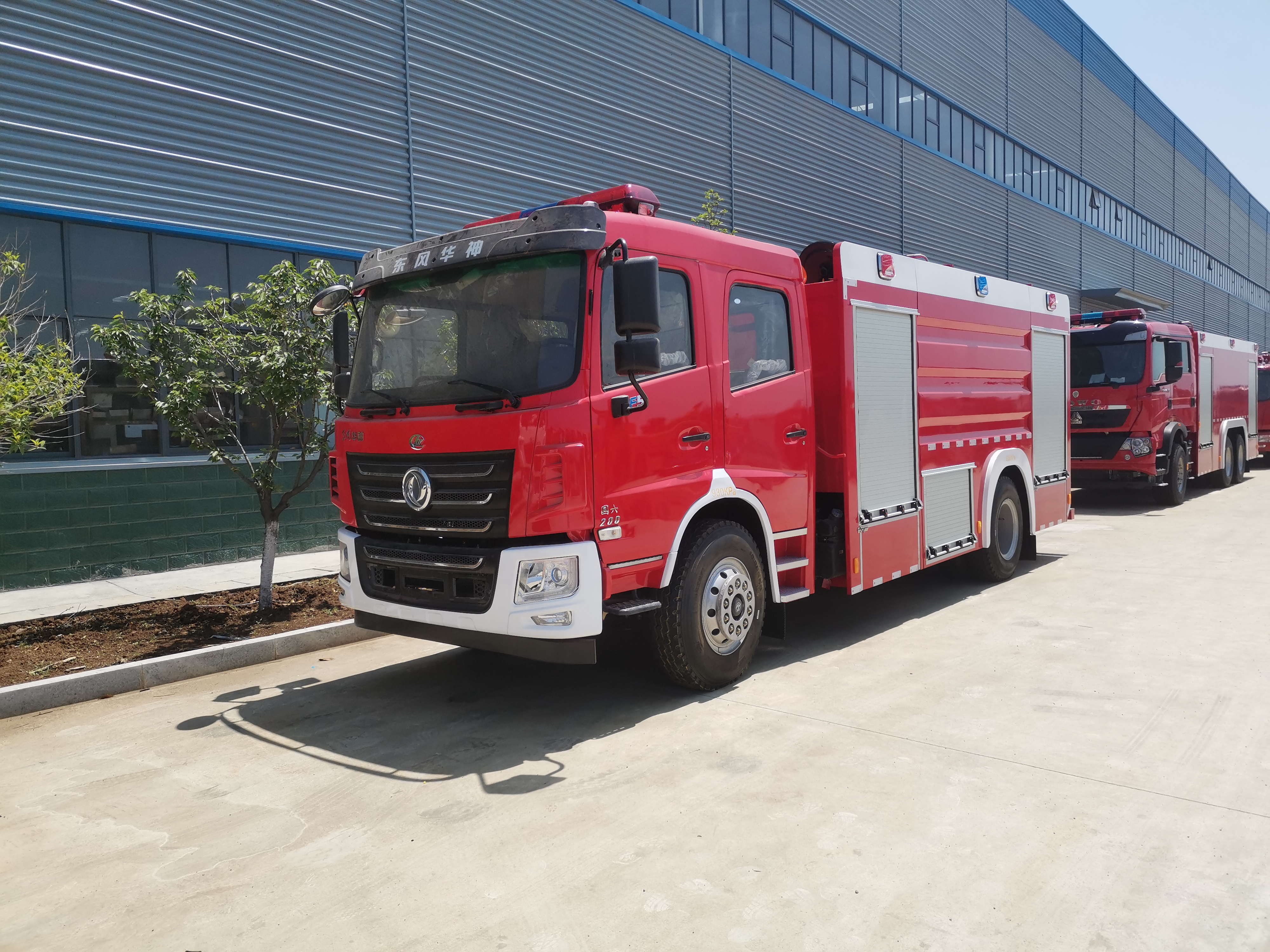 8噸水罐泡沫消防車
